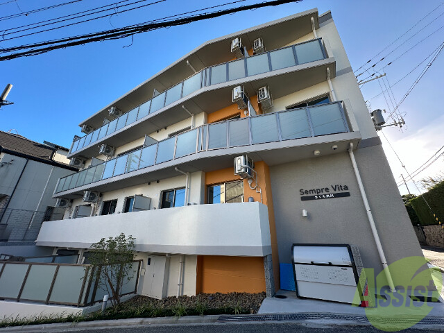 西宮市郷免町のマンションの建物外観