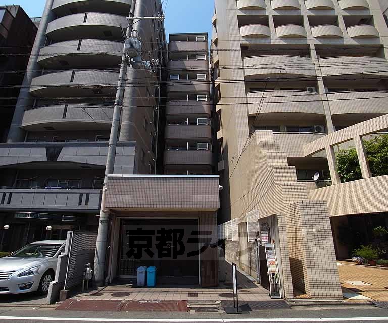 京都市中京区小結棚町のマンションの建物外観