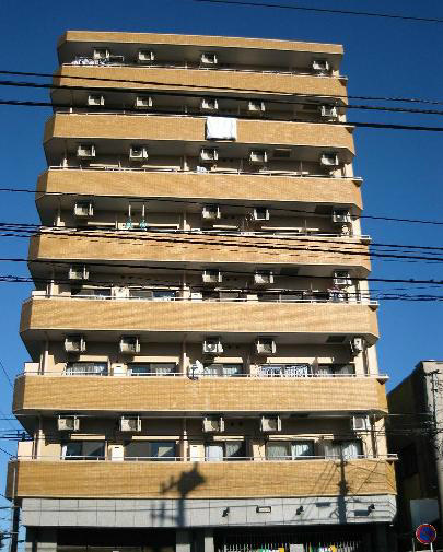 厚木市東町のマンションの建物外観