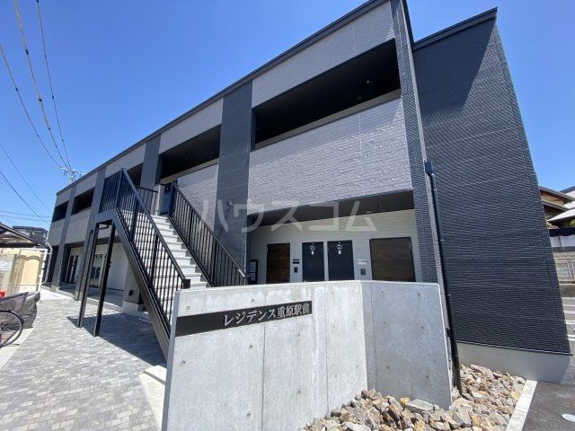 【レジデンス重原駅前の建物外観】