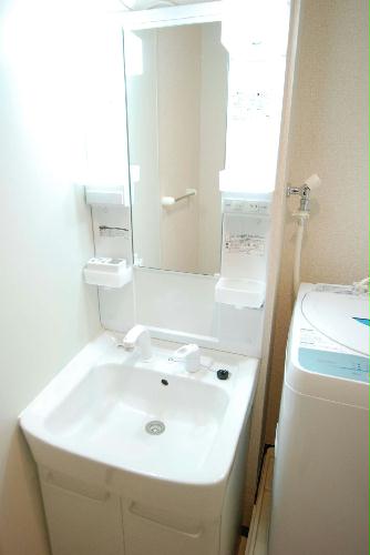 洗面設備　同タイプ写真の為、現況優先。