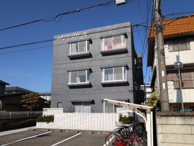 小山市花垣町のマンションの建物外観