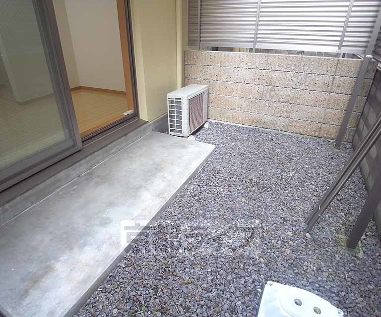 【京都市右京区太秦安井小山町のマンションのバルコニー】