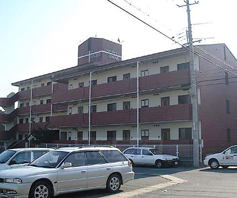 Ｃｏｕｒｔ　ｆｌａｔｓ　ＴＡＮＡＢＥ　１号棟の建物外観