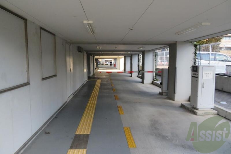 【仙台市若林区河原町のマンションの駐車場】