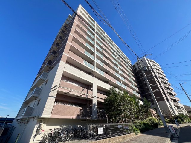 堺市西区鳳南町のマンションの建物外観