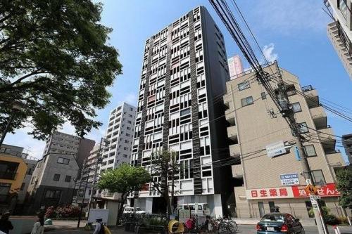 【新宿区若松町のマンションの建物外観】