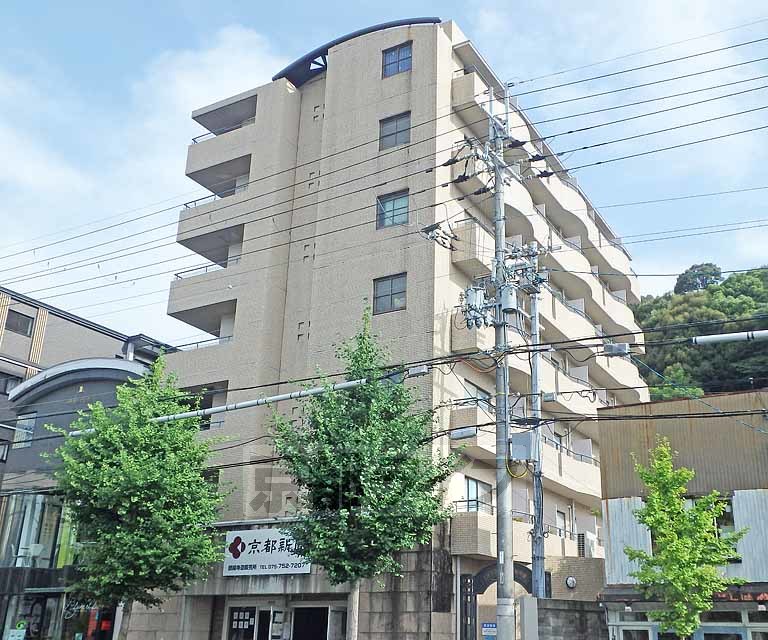 京都市左京区浄土寺西田町のマンションの建物外観