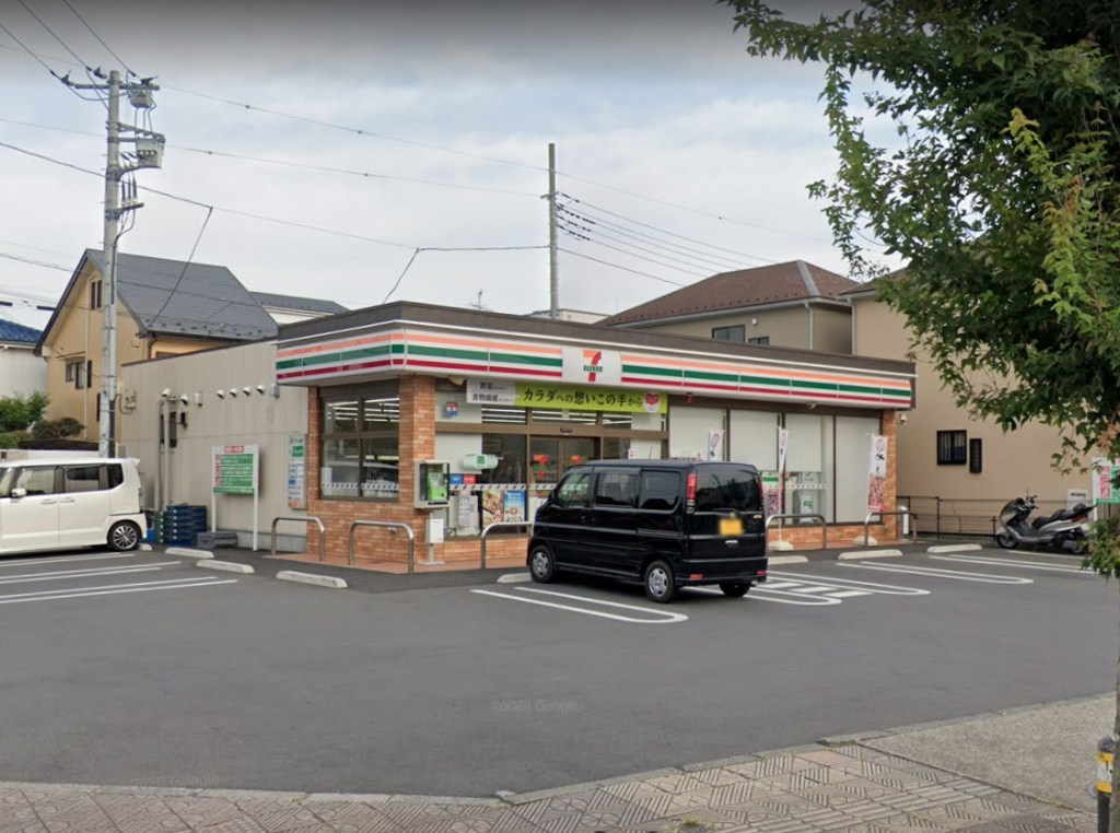 コンビニ　セブンイレブン 蕨南町4丁目店（コンビニ）まで323m