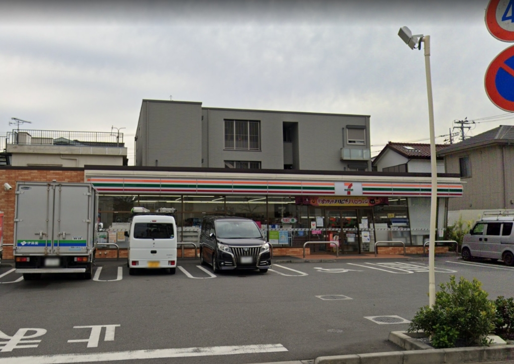 コンビニ　セブンイレブン 戸田中町1丁目東店（コンビニ）まで494m