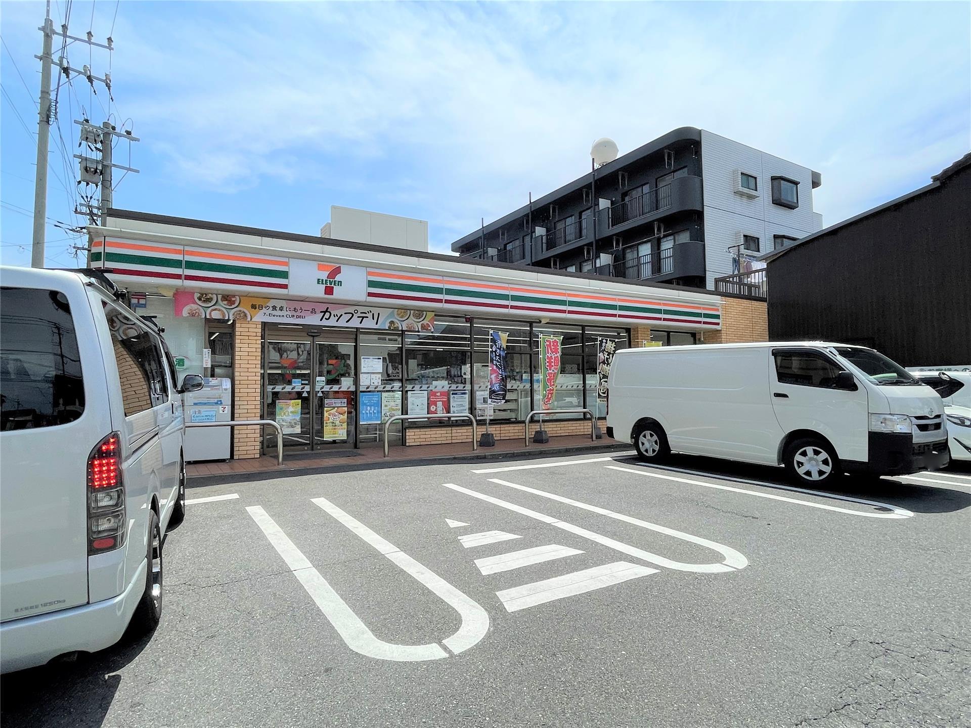 コンビニ　セブンイレブン若松大井戸店（コンビニ）まで800m