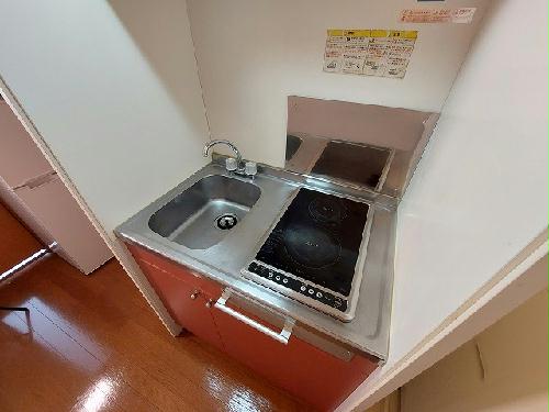 キッチン　2口　電気コンロ設置済。すぐに使用出来ます。