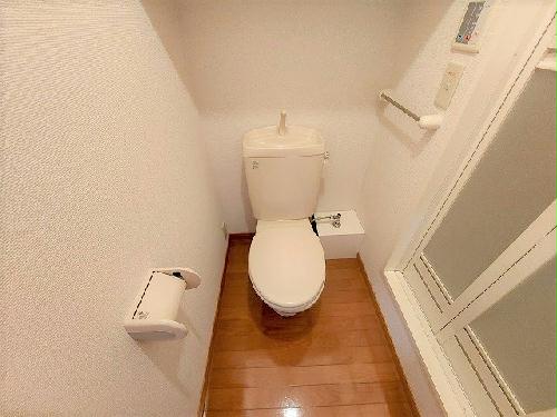 トイレ　バス・トイレ別で快適です。