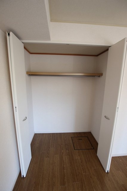 収納　同物件別号室の写真です。