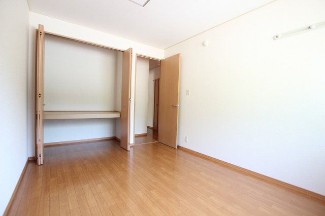 居室・リビング　同物件別号室の写真です。