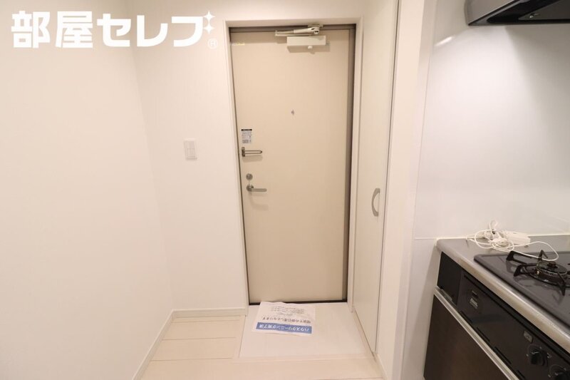 玄関　モデルルーム写真参照