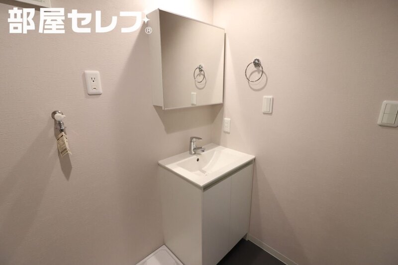 洗面設備　モデルルーム写真参照