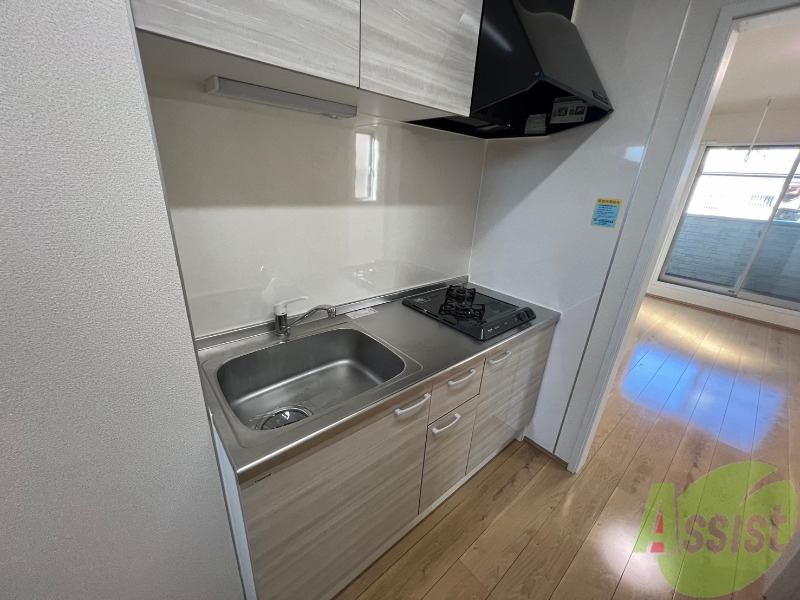 キッチン　キッチンは２口ガスコンロ付きで同時調理ができ便利です