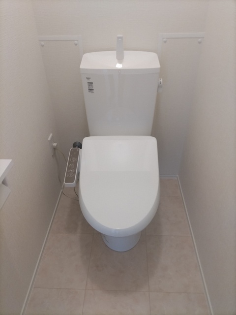 トイレ　温水便座です