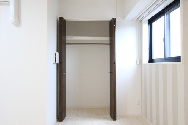収納　洋室クローゼット