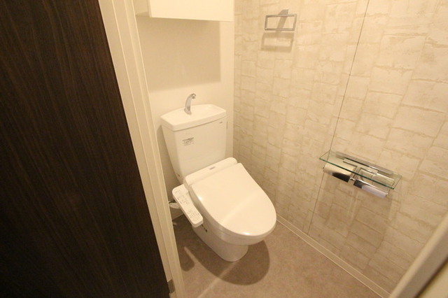 トイレ　温水洗浄暖房便座