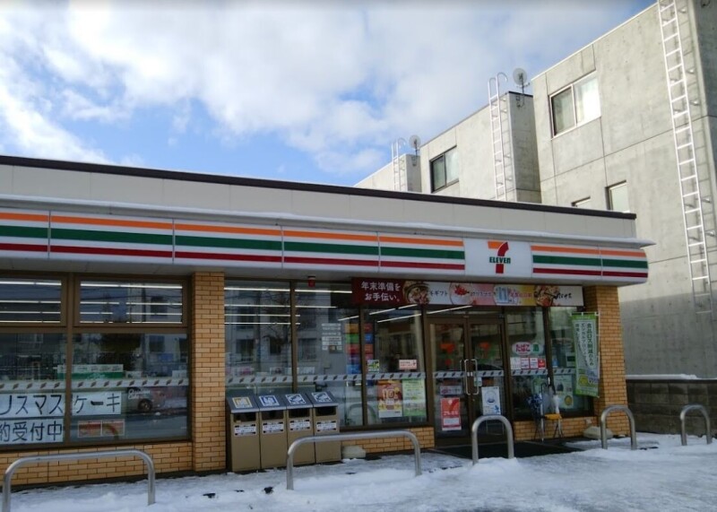 コンビニ　セブンイレブン札幌月寒東19丁目店（コンビニ）まで131m
