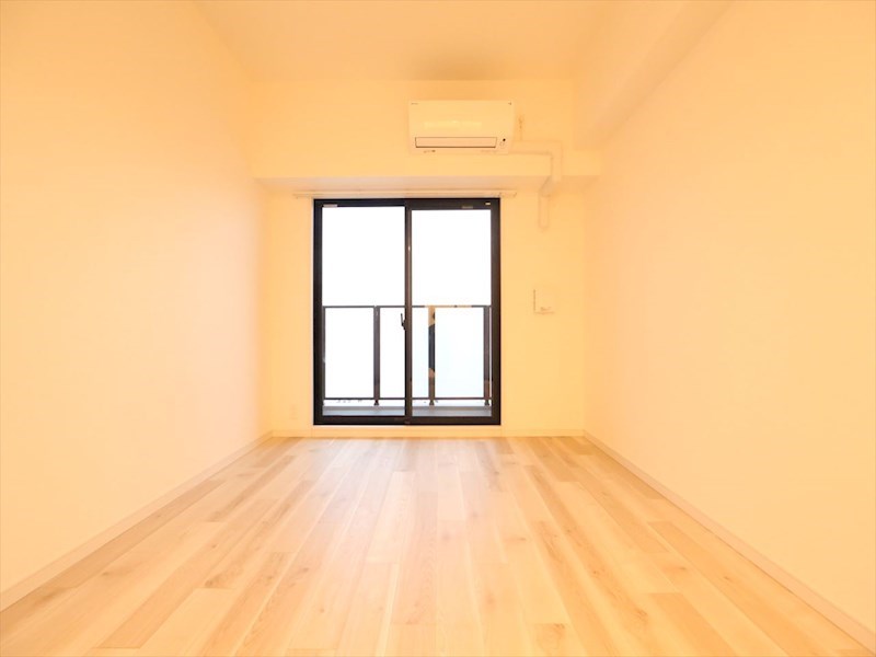 バルコニー　洋室7帖　エアコン完備　クローゼット付　バルコニー