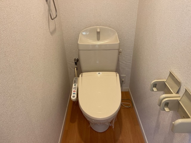 トイレ　シャワー付トイレ