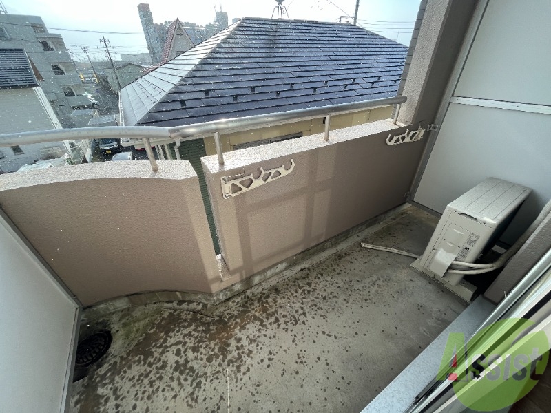 バルコニー　バルコニーはこちらです。洗濯も干せます。