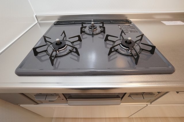 キッチン　3口ビルトインガスコンロ