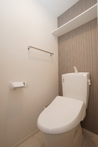 トイレ　温水洗浄暖房便座