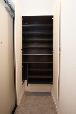 収納　シューズボックス
