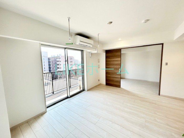 居室・リビング　エントランス