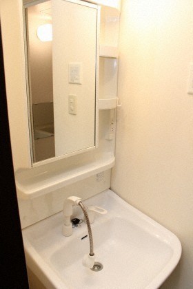 洗面設備　他号室のお写真です。参考にご覧ください。