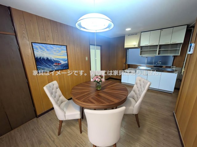キッチン　画像内のインテリアはイメージです。実際には家具はございません
