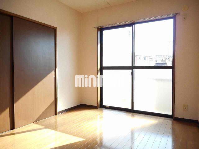 その他部屋・スペース　日当たり良好なリビングです。