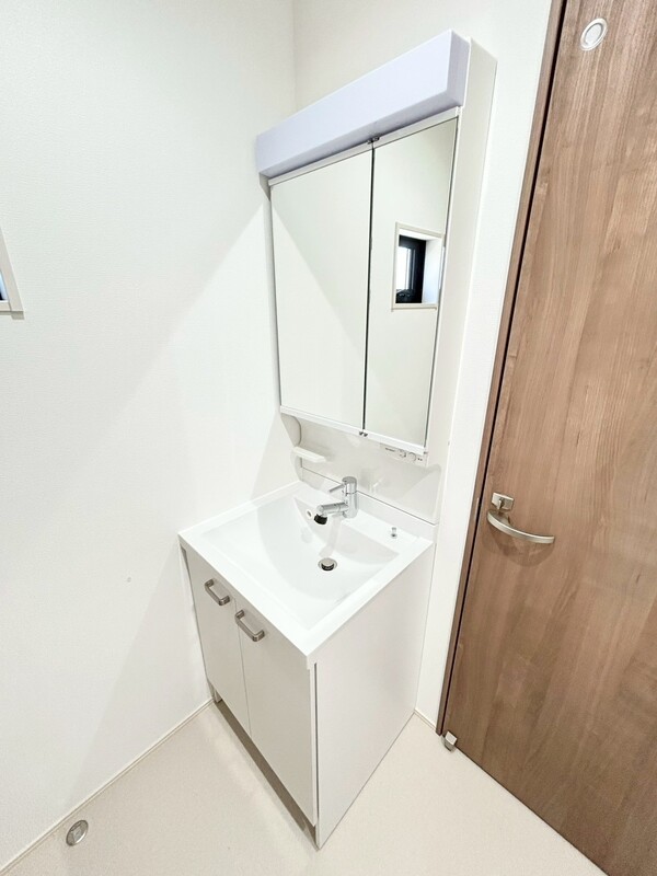 洗面設備　広い洗面スペース