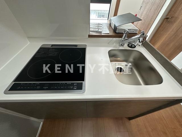 キッチン　コンパクトなキッチンで掃除もラクラク