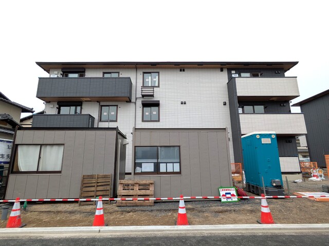 建物外観　建築中