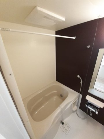 バス・シャワールーム　落ち着いた空間のお風呂です