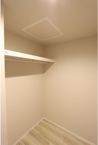 収納　収納力のあるウォークインクローゼットです！