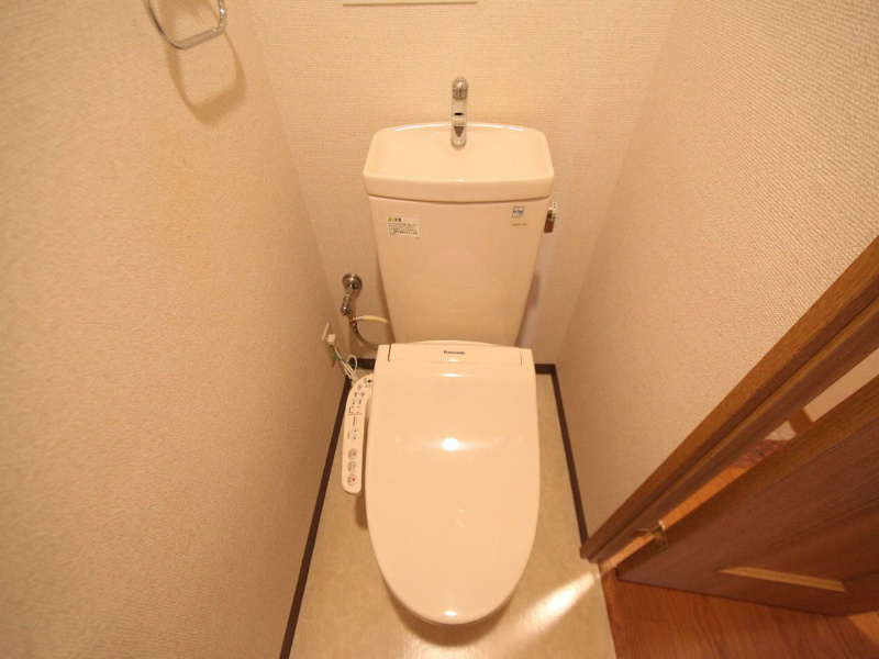 トイレ　温水洗浄暖房便座付トイレ