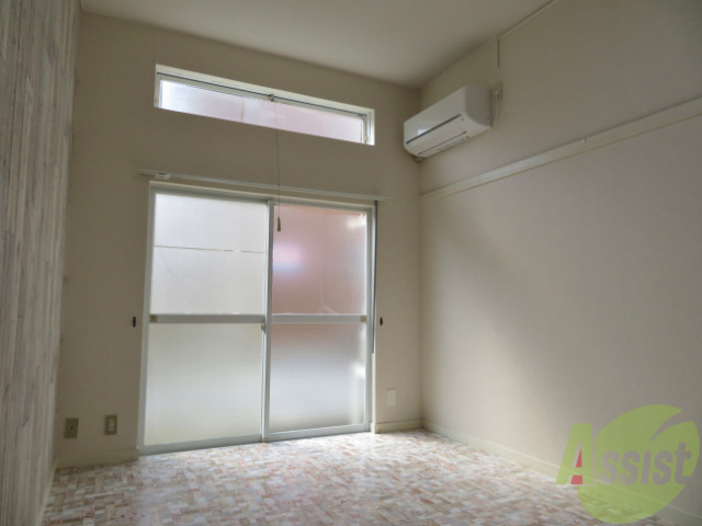 その他部屋・スペース　全面フローリングなのでベットも楽々置けますね