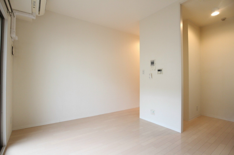 居室・リビング　リビング　※別号室参考写真