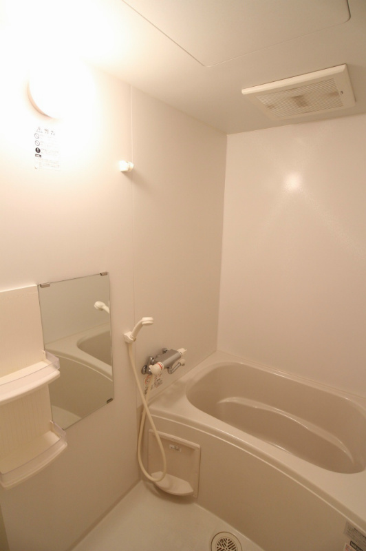 バス・シャワールーム　浴室　※別号室参考写真
