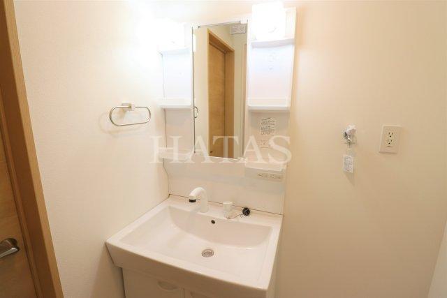 洗面設備　同物件別部屋です。