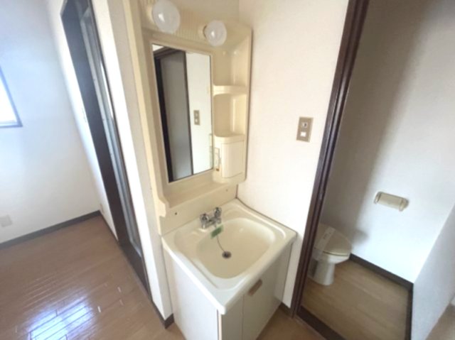 洗面設備　物件の内装です