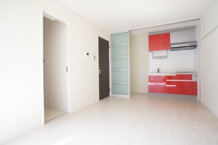 居室・リビング　明るく広々としたリビング