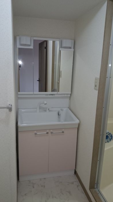 洗面設備　明るい洗面所です★