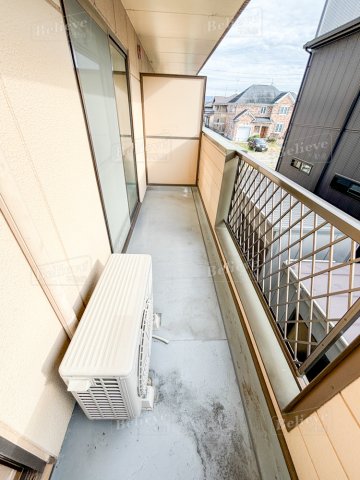 バルコニー　陽当たり良好なバルコニーです♪